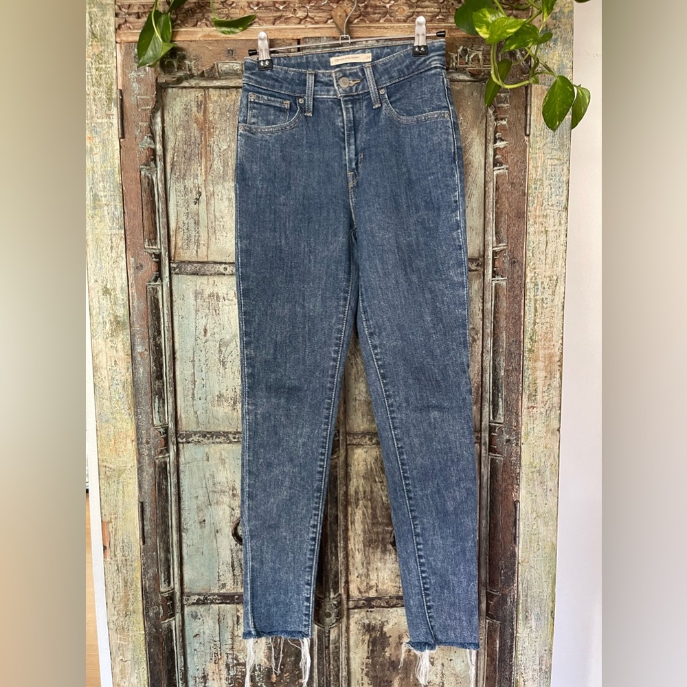 Levi’s 721 High Rise Skinny Jeans
